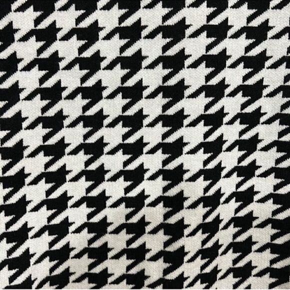 Ont Welfth Houndstooth Black & White Sweater
Cardigan(Size Small) - Picture 6 of 8